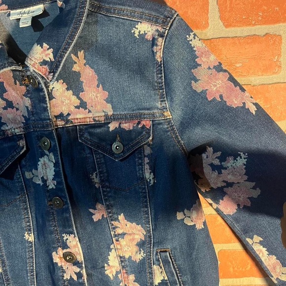 Vintage floral denim jacket - Picture 4 of 8